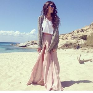 FindersKeepers pleated M slit skirt